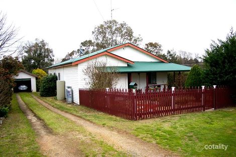 24 Salisbury St, Uralla, NSW 2358