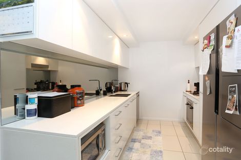 Property photo of 103/20 Labrador Street Labrador QLD 4215