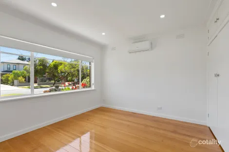 Property photo of 11 Tunaley Parade Reservoir VIC 3073