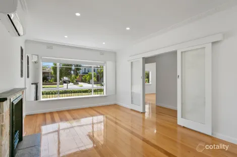 Property photo of 11 Tunaley Parade Reservoir VIC 3073