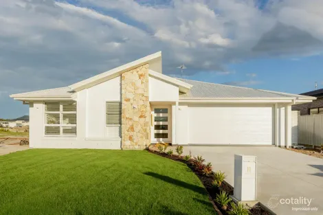 Property photo of 11 Warrina Place Yamba NSW 2464