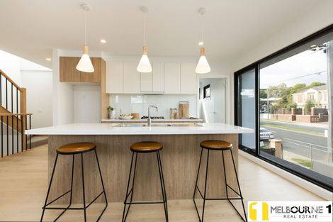 Property photo of 3/873 Doncaster Road Doncaster East VIC 3109