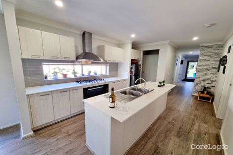 Property photo of 33 Anglers Avenue Point Cook VIC 3030