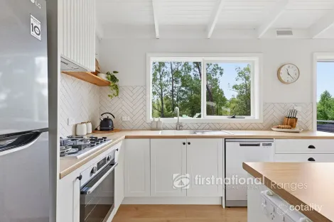 39 First Ave, Cockatoo, VIC 3781