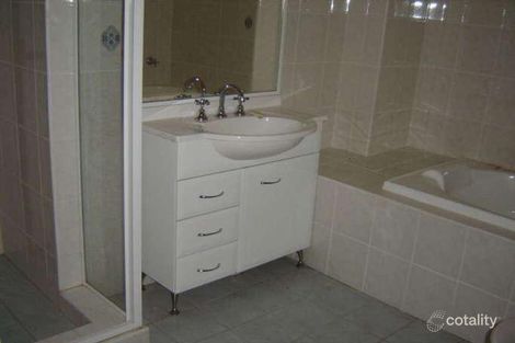 Property photo of 2/2 The Crescent Fairfield NSW 2165