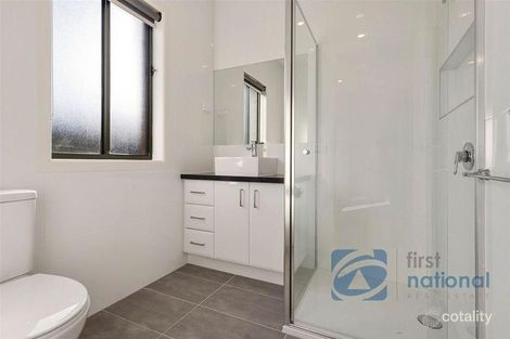 Property photo of 1 Waterway Court Kilmore VIC 3764