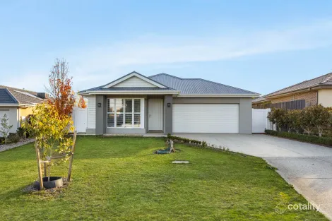 Property photo of 9 Eagle Ridge Gisborne VIC 3437