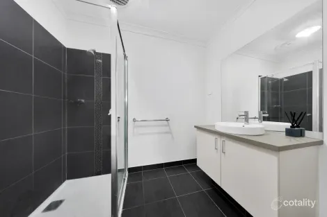 Property photo of 52 Tesselaar Road Wollert VIC 3750