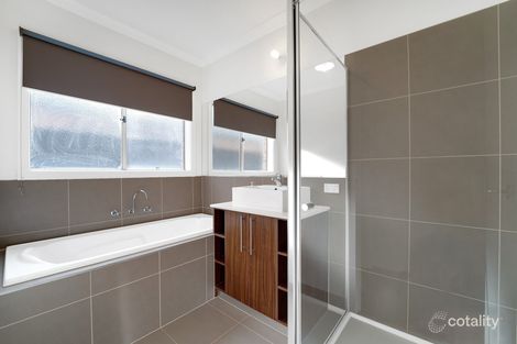 Property photo of 39 Finsbury Crescent Manor Lakes VIC 3024