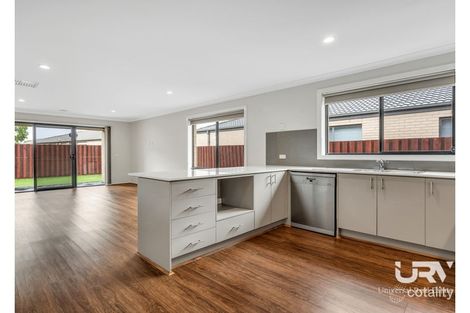 Property photo of 19 Vichy Avenue Doreen VIC 3754