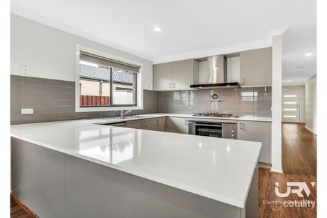 Property photo of 19 Vichy Avenue Doreen VIC 3754