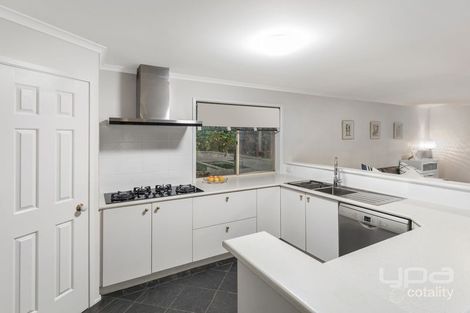 Property photo of 10 Hawkesbury Avenue Hillside VIC 3037