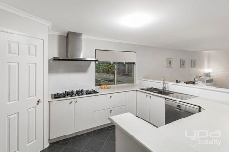 Property photo of 10 Hawkesbury Avenue Hillside VIC 3037