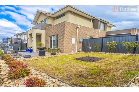 Property photo of 41 Mallard Circuit Craigieburn VIC 3064