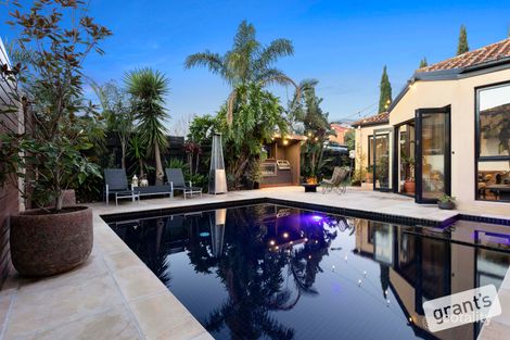 Property photo of 8 Piccadilly Court Narre Warren South VIC 3805