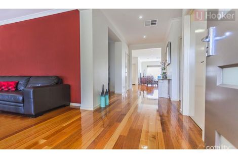 Property photo of 41 Mallard Circuit Craigieburn VIC 3064