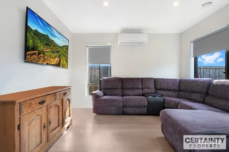 Property photo of 16 Magara Walk Tarneit VIC 3029