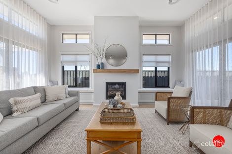 Property photo of 14 Imagine Drive Strathfieldsaye VIC 3551