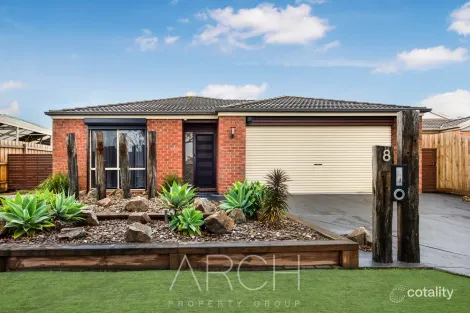Property photo of 8 Darvell Court Pakenham VIC 3810