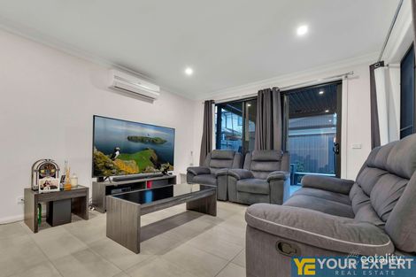Property photo of 13 Cockatiel Street Narre Warren VIC 3805