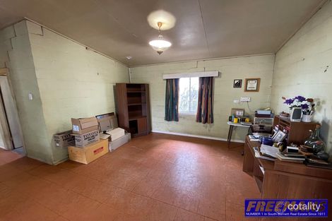 Property photo of 1 Syme Street Yarraman QLD 4614