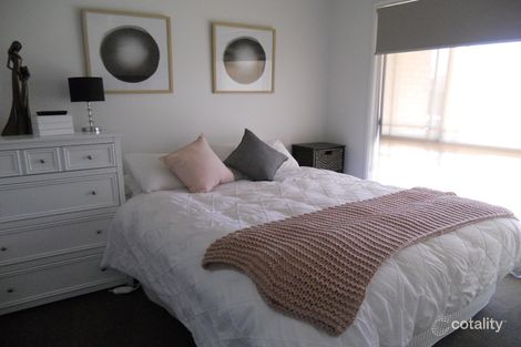 Property photo of 5 Jason Circuit West Wodonga VIC 3690