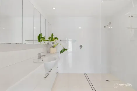 Property photo of 50 Macrozamia Drive Clagiraba QLD 4211