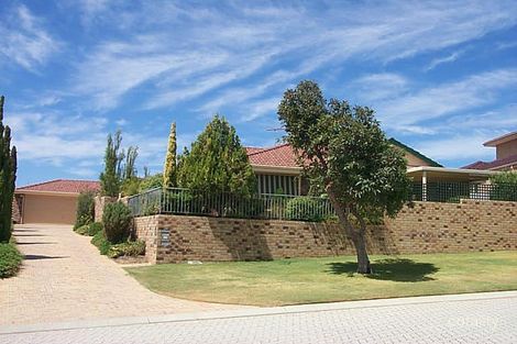 22b Longreach Pde, Coogee, WA 6166