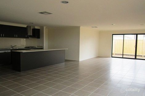 Property photo of 28 Wilandra Drive Tarneit VIC 3029