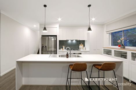 Property photo of 1 Laurina Close Lysterfield VIC 3156