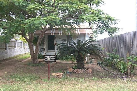 25 Greenslade St, West End, QLD 4810