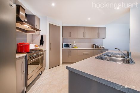 Property photo of 23 Jamieson Way Berwick VIC 3806