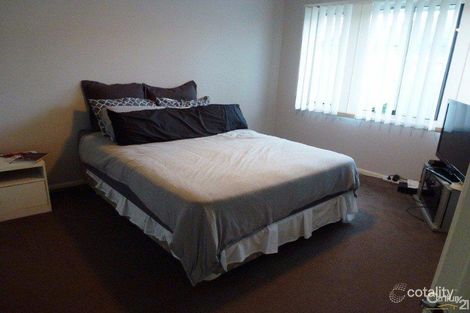 Property photo of 14 Lakeaire Circuit Cameron Park NSW 2285