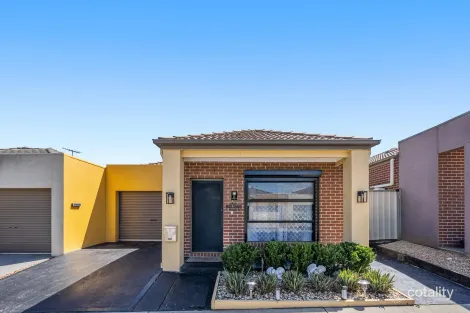 8/40 Mccubbin Way, Caroline Springs, VIC 3023