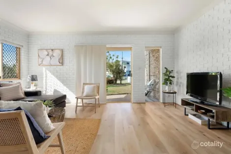 4/1 Caroline St, Woody Point, QLD 4019