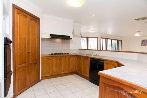Property photo of 10 Barrett Court Roxburgh Park VIC 3064