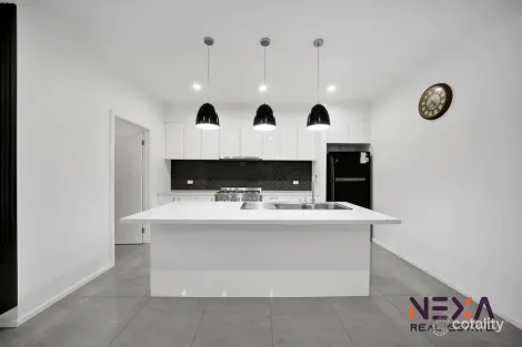 Property photo of 12 Rawson Street Donnybrook VIC 3064