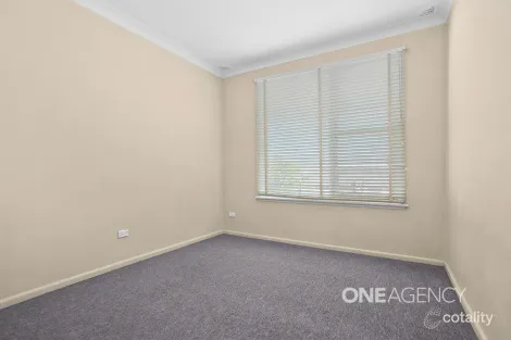 Property photo of 4/98 Kurrajong Street Windang NSW 2528