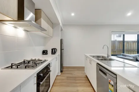 Property photo of 19 Clapton Lane Donnybrook VIC 3064