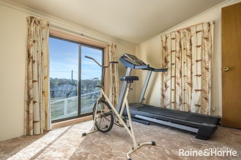 7 Cooke St, Elphinstone, VIC 3448