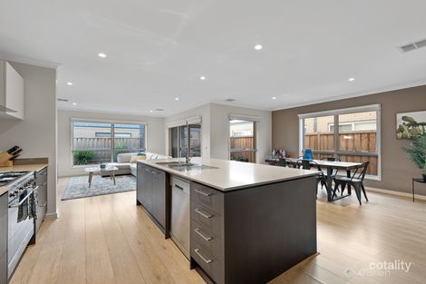Property photo of 4 Hallyburton Drive Clyde North VIC 3978