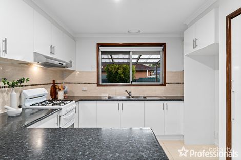 Property photo of 10 Ravenslea Crescent Deer Park VIC 3023