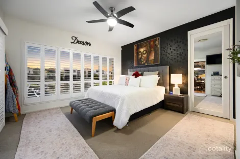 Property photo of 9 Quayside Drive Helensvale QLD 4212