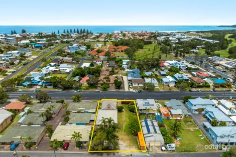 Property photo of 19 Beach Street Yamba NSW 2464