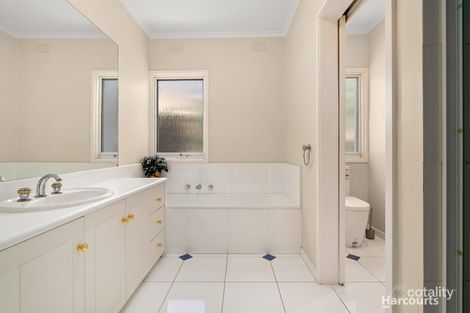 Property photo of 27 Stradmore Avenue Templestowe VIC 3106