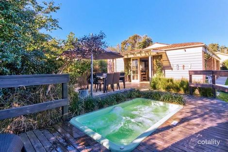 8 Maitland Rd, Springfield, NSW 2250