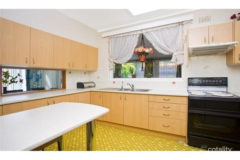 Property photo of 25 Sherwood Crescent Narraweena NSW 2099