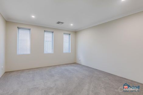 Property photo of 30 Sunstone Boulevard Treeby WA 6164