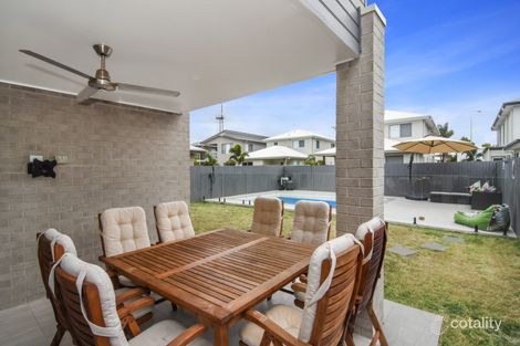 Property photo of 65 Harbour Rise Hope Island QLD 4212