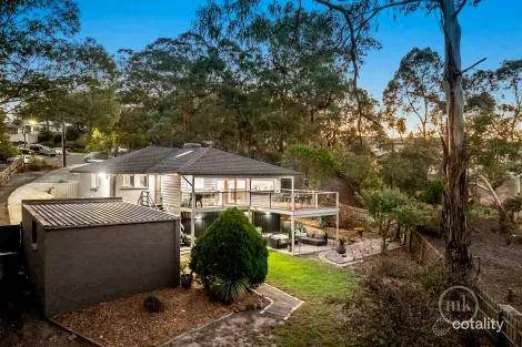 Property photo of 9 Paraweena Court Greensborough VIC 3088